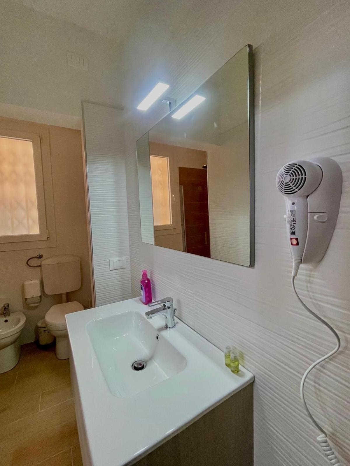 50 Tourist House Bologna - Pratello - Self Check-In Apartment Luaran gambar