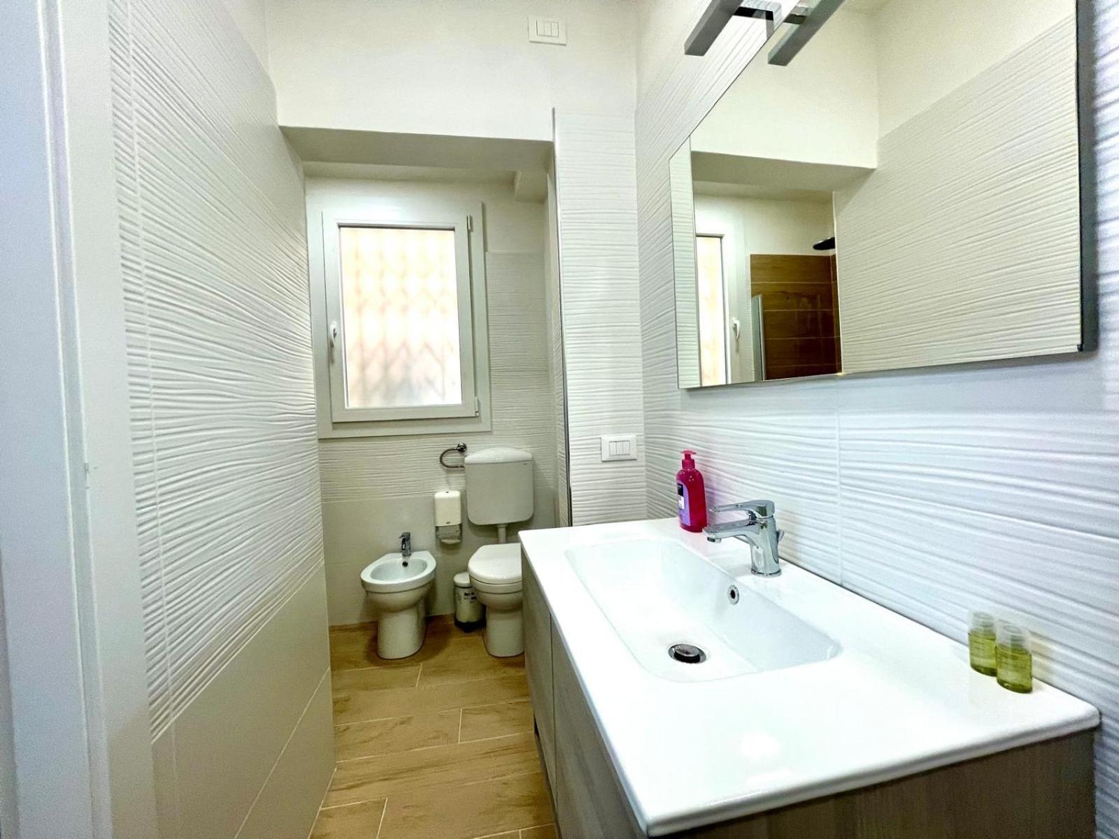 50 Tourist House Bologna - Pratello - Self Check-In Apartment Luaran gambar
